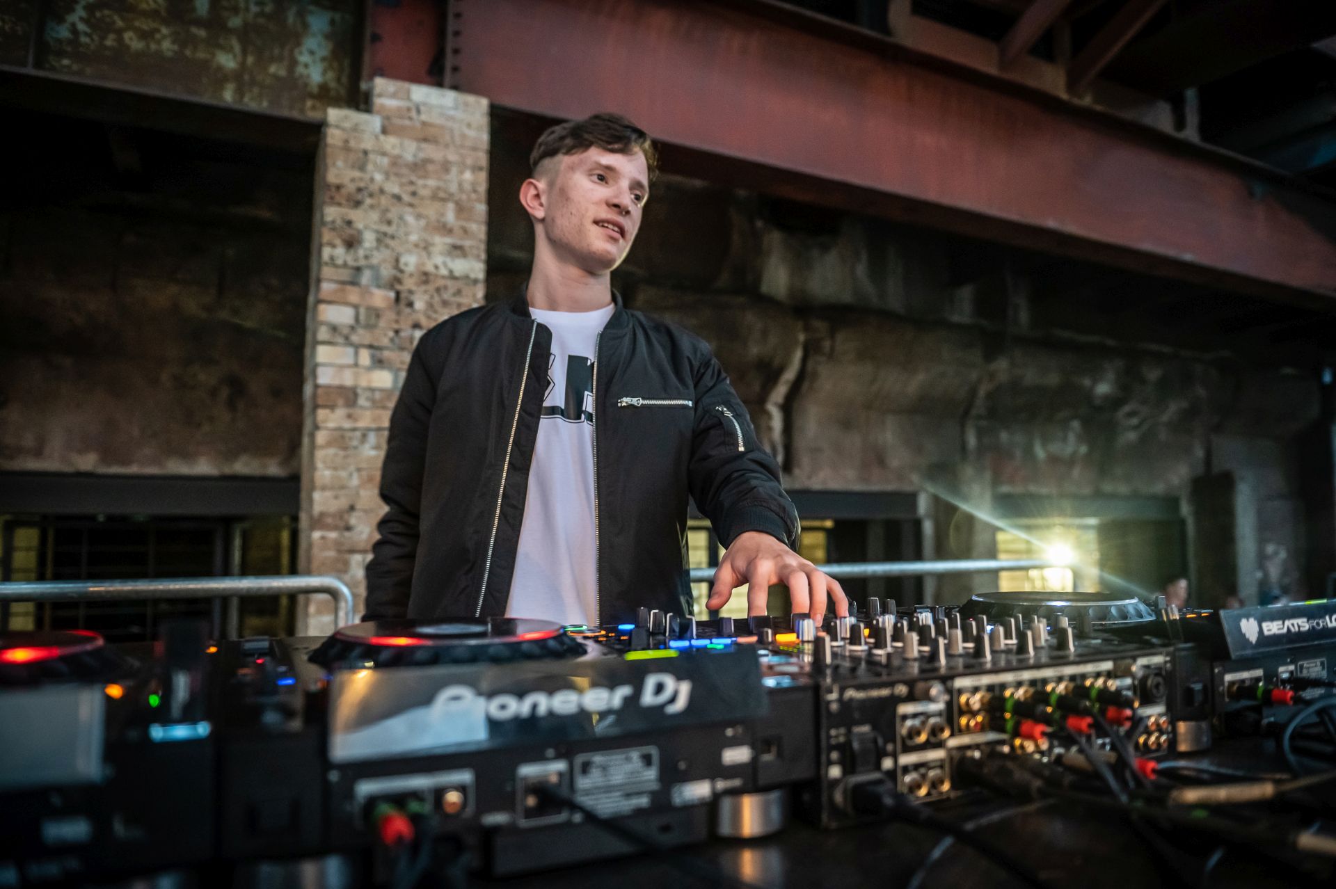 DJ Saurus